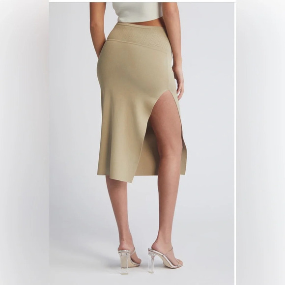 Mistress Rocks Pointelle Stitch Maxi Sweater Skirt Size Medium (sold out online) - Picture 2 of 6